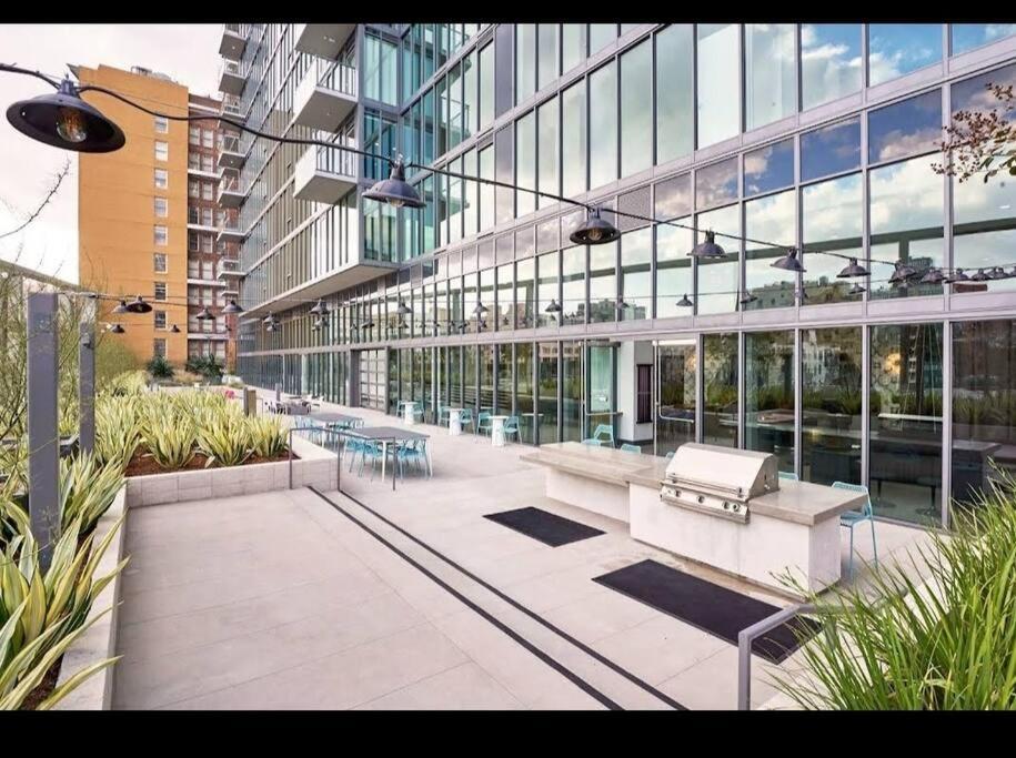 Skyline Views 3bed Apt La Live Convntion Centr 11110 Los Angeles