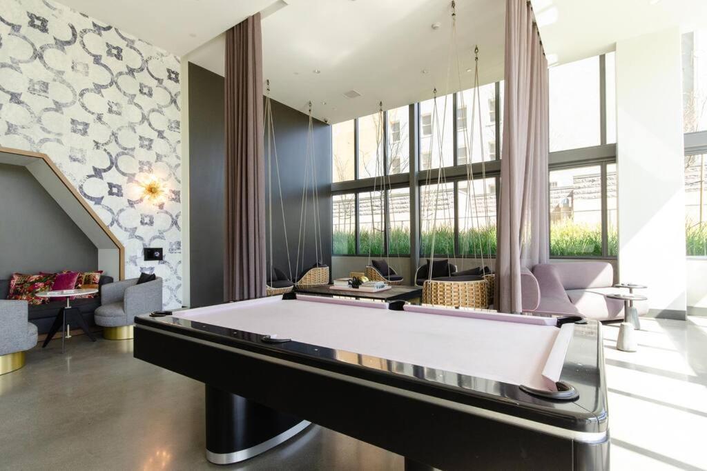 Skyline Views 3bed Apt La Live Convntion Centr 11110 Los Angeles